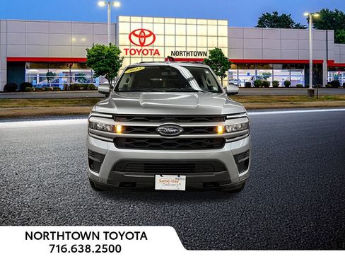 Used 2023 Ford Expedition XLT image 30