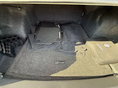 Used 2018 Volkswagen Passat 2.0T SE w/ SE Lighting Package image 12