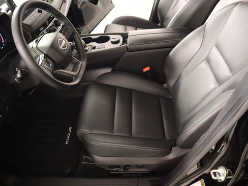 Used 2025 Nissan Rogue SL w/ SL Premium Package image 12