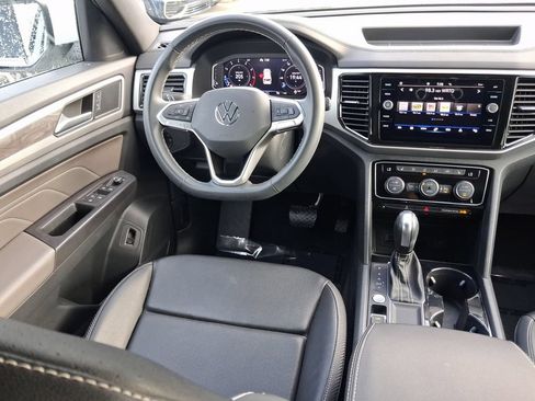Used 2023 Volkswagen Atlas Cross Sport SE FWD image 13