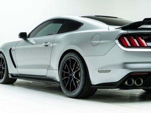 Used 2020 Ford Mustang Shelby GT350 w/ Technology Package image 19