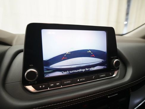 Used 2023 Nissan Rogue SV image 17