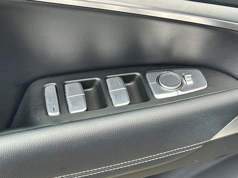 Used 2026 Genesis G70 2.5T RWD image 13