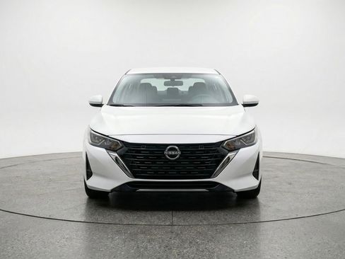 Used 2025 Nissan Sentra SV image 2