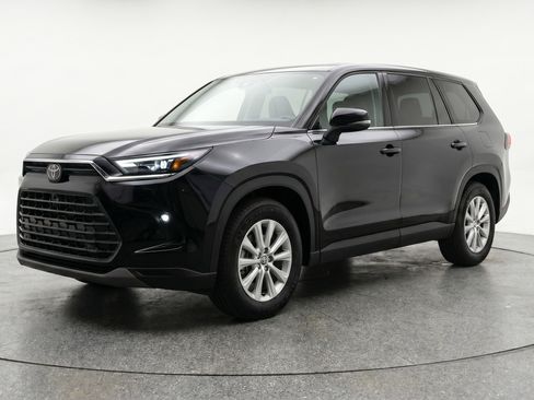 Used 2025 Toyota Grand Highlander FWD image 3