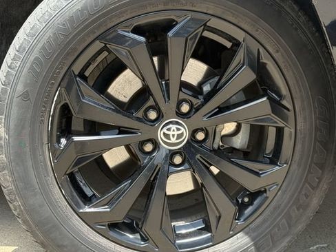 Used 2022 Toyota RAV4 SE AWD/4WD image 11