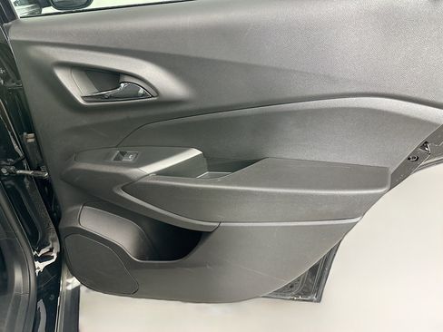 Used 2025 Chevrolet Trax LT image 26