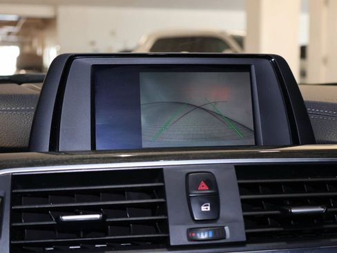 Used 2018 BMW 330e RWD image 13