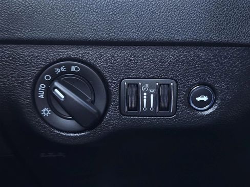 Used 2023 Dodge Charger SXT image 16