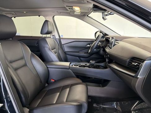 Used 2022 Nissan Rogue SV w/ SV Premium Package image 20