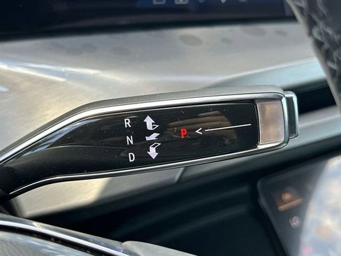 New 2026 Cadillac Vistiq Luxury image 16