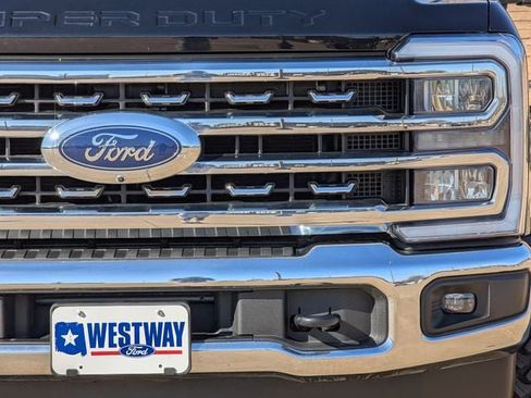 Used 2025 Ford F250 Lariat w/ Chrome Package image 7