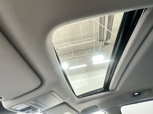 Used 2021 Honda Odyssey EX-L image 17