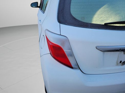 Used 2014 Toyota Yaris L image 16