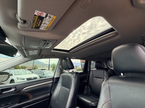 Used 2019 Toyota Highlander Limited AWD/4WD image 21