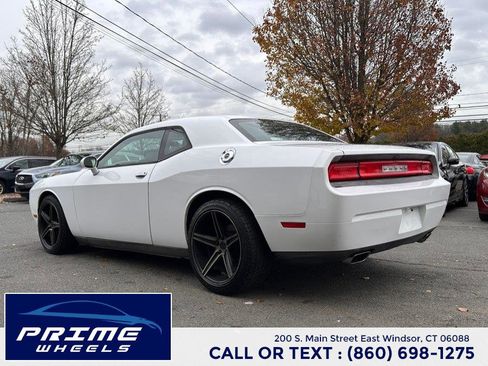 Used 2012 Dodge Challenger SXT image 5