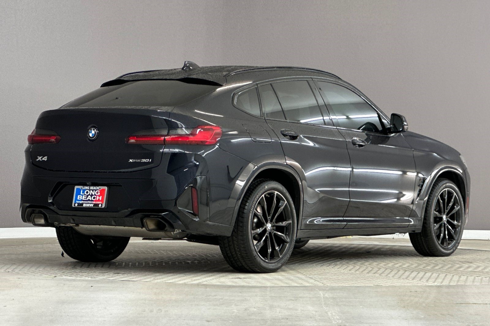 Certified 2023 BMW X4 xDrive30i w/ M Sport Package AWD/4WD image 8