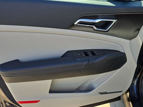 New 2026 Kia Sportage EX image 18