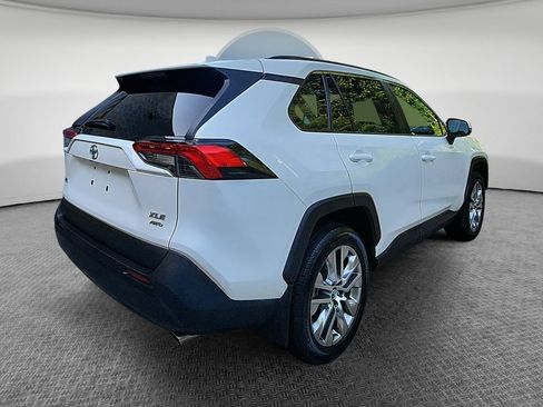Used 2020 Toyota RAV4 XLE Premium AWD/4WD image 4