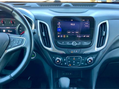 Used 2022 Chevrolet Equinox Premier image 40