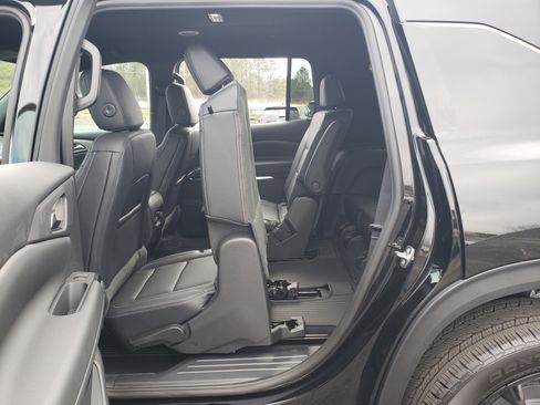 New 2026 Chevrolet Traverse LT w/ Midnight/Sport Edition image 35