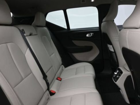 Used 2024 Volvo XC40 B5 Plus AWD/4WD image 31