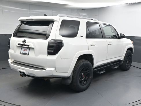 Used 2017 Toyota 4Runner SR5 Premium AWD/4WD image 7