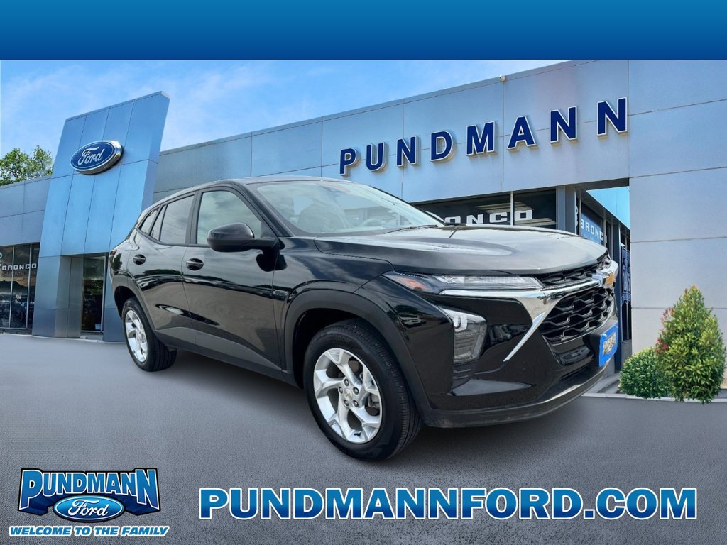 Used 2025 Chevrolet Trax LS w/ LS Convenience Package FWD image 1