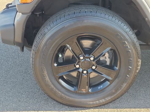 Used 2023 Jeep Wrangler Unlimited Sport image 16