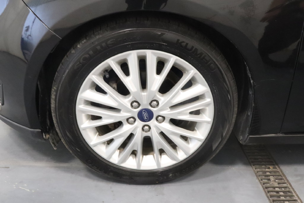 Used 2015 Ford Focus Titanium FWD image 24