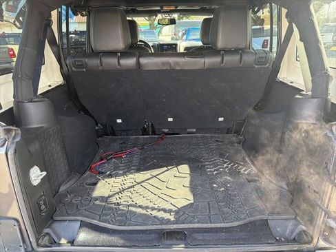 Used 2016 Jeep Wrangler Unlimited Sahara w/ Max Tow Package image 13