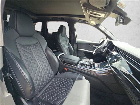 Used 2024 Audi SQ7 Prestige AWD/4WD image 16