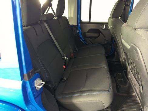 Used 2022 Jeep Wrangler Unlimited Rubicon 4xe image 31