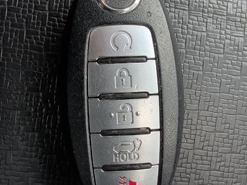 Used 2021 Nissan Rogue SV w/ Premium Package AWD/4WD image 17