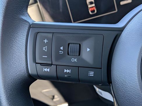 Used 2025 Nissan Kicks SV w/ SV Premium Package AWD/4WD image 14