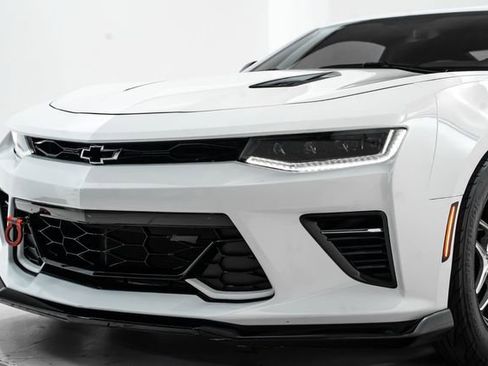 Used 2018 Chevrolet Camaro SS image 18