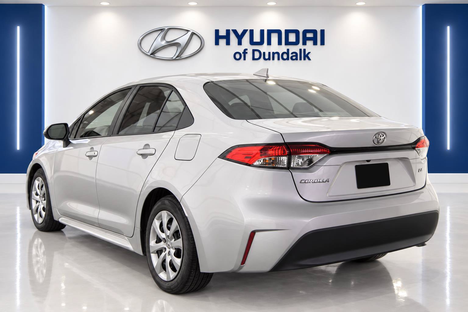 Used 2025 Toyota Corolla LE FWD image 2