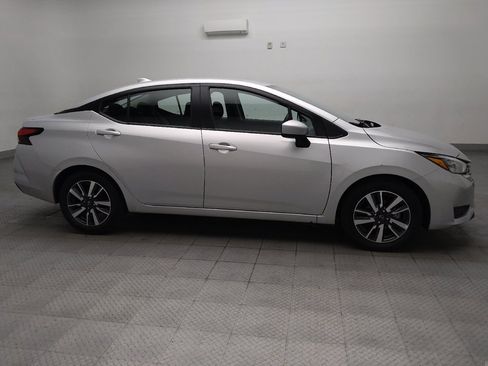 Used 2025 Nissan Versa SV FWD image 11