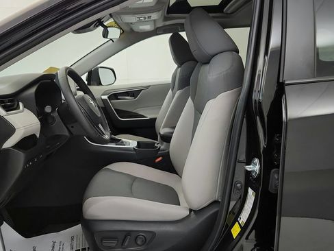 Used 2025 Toyota RAV4 XLE w/ Convenience Package AWD/4WD image 33