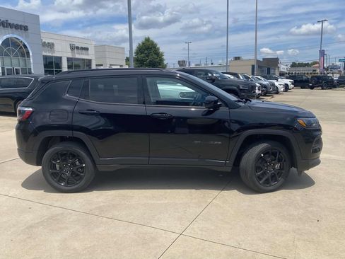 New 2026 Jeep Compass Latitude AWD/4WD image 37