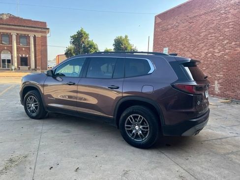 Certified 2025 GMC Acadia Elevation FWD image 5