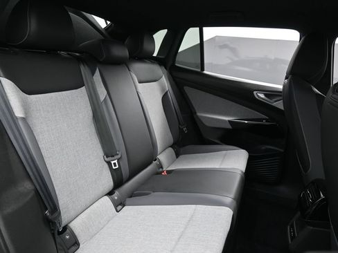 Used 2024 Volkswagen ID.4 Pro RWD image 23