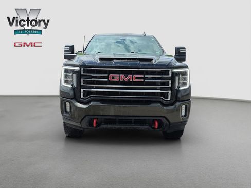 Used 2022 GMC Sierra 2500 AT4 AWD/4WD image 2