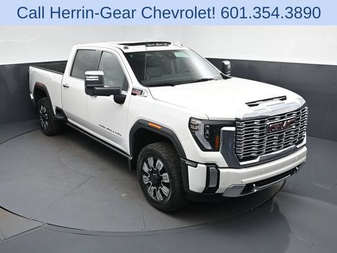 Used 2024 GMC Sierra 2500 Denali w/ Denali Reserve Package AWD/4WD image 1