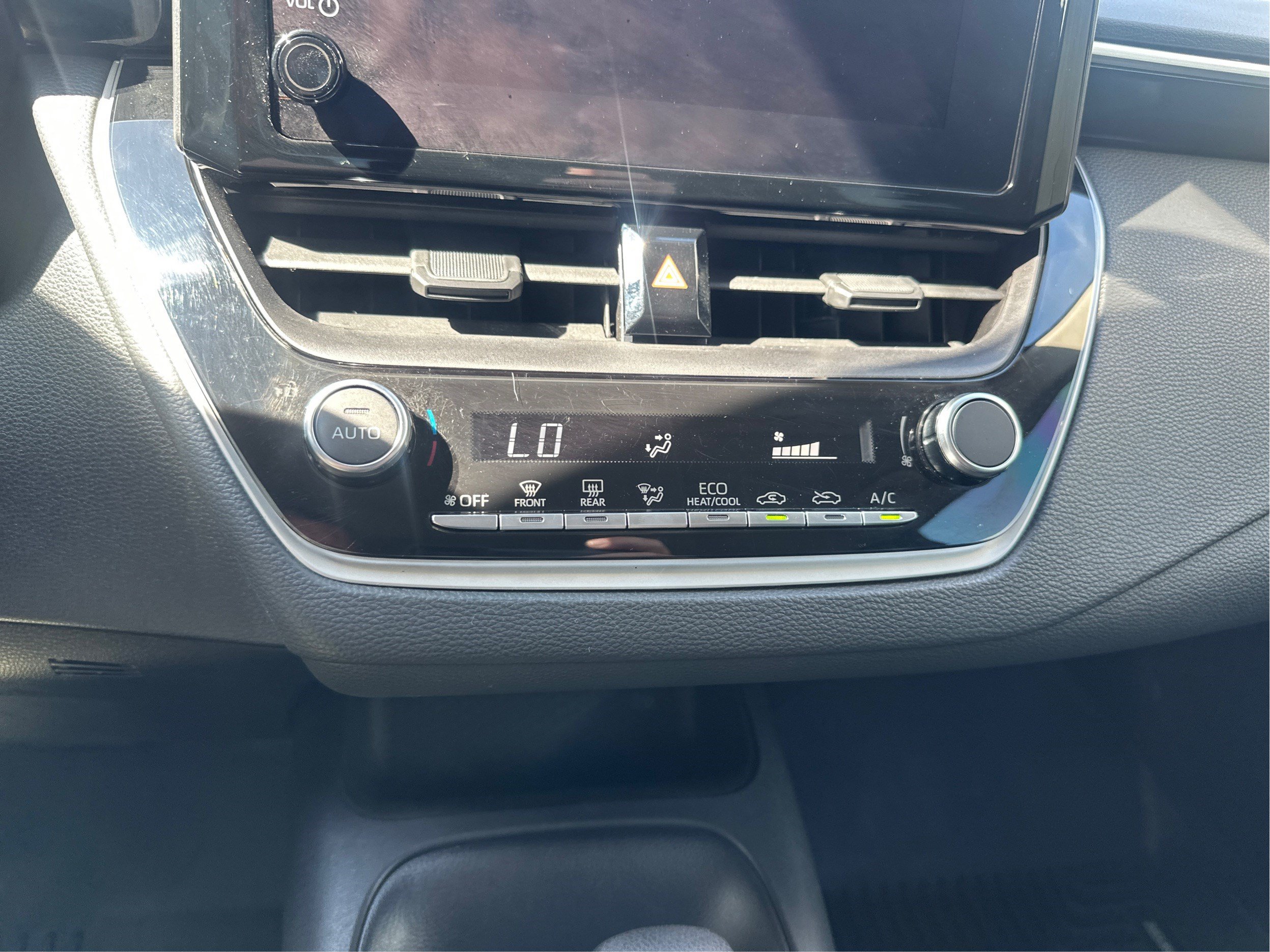 Used 2023 Toyota Corolla LE FWD image 29