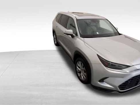 Used 2024 Toyota Grand Highlander Platinum image 16