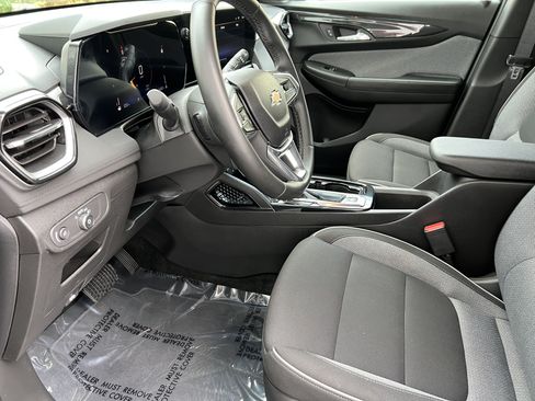 Used 2026 Chevrolet TrailBlazer LT w/ Convenience Package FWD image 13