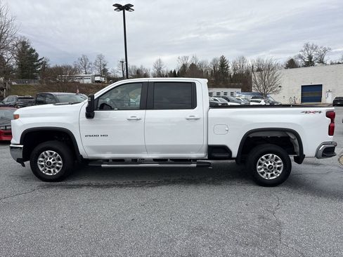 Used 2025 Chevrolet Silverado 2500 LT w/ Convenience Package image 7