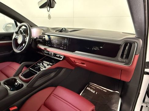Certified 2026 Porsche Cayenne Coupe AWD/4WD image 19