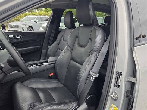 Used 2023 Volvo XC60 T8 Ultimate image 12